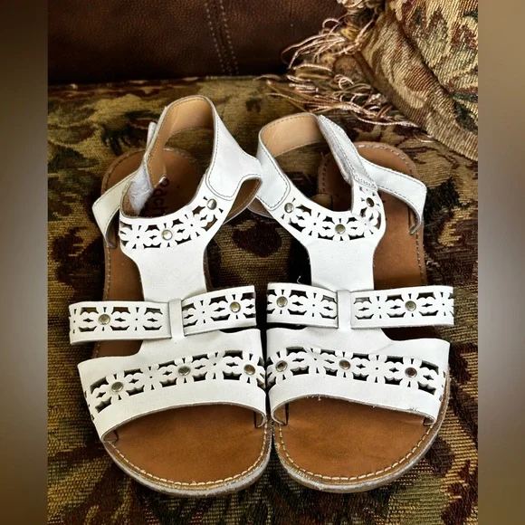 Rachel shoes size 4 sandals - Picture 1 of 5